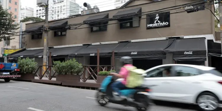 SP tem 6 estabelecimentos fechados por suspeita de bebida adulterada