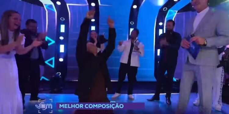 Cantor de Barra de São Francisco vence prêmio de Melhor Composição no Festival de Música Católica VEM 2025 Cantor de Barra de São Francisco vence prêmio de Melhor Composição no Festival de Música Católica VEM 2025