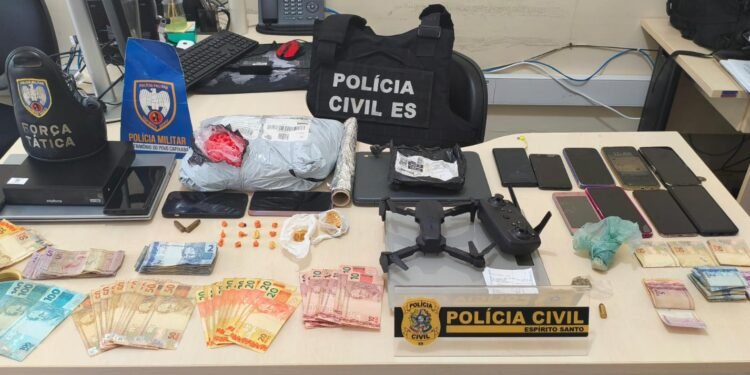 Polícias Civil e Militar desarticulam associação criminosa ligada ao tráfico e prendem seis suspeitos em Mantenópolis Polícias Civil e Militar desarticulam associação criminosa ligada ao tráfico e prendem seis suspeitos em Mantenópolis