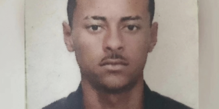 Ataque a tiros deixa jovem morto e mulher ferida durante retorno para casa em Guriri, São Mateus Ataque a tiros deixa jovem morto e mulher ferida durante retorno para casa em Guriri, São Mateus