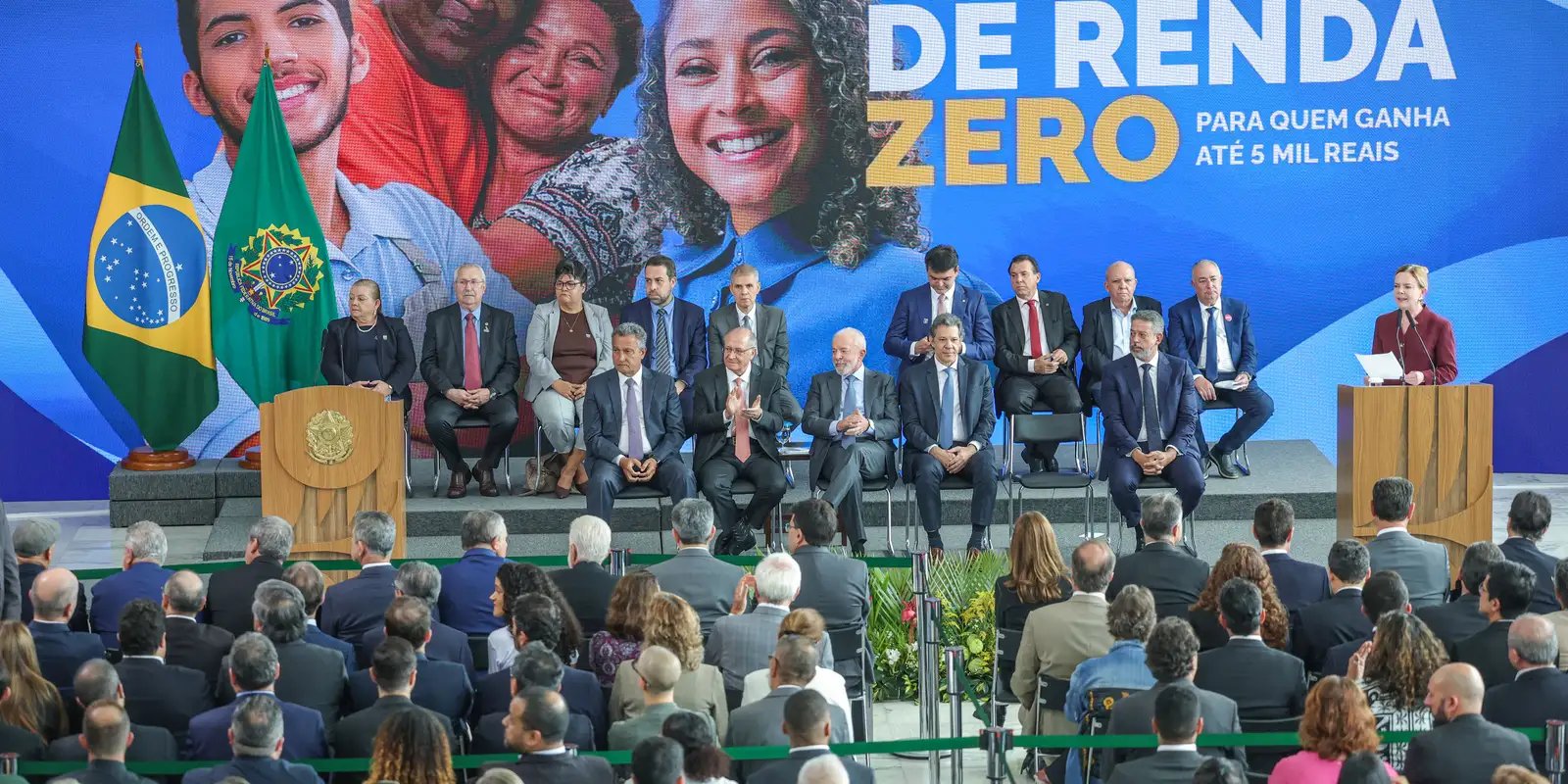 Lula sanciona isenção do IR para quem ganha até cinco salários mínimos Lula sanciona isenção do IR para quem ganha até cinco salários mínimos