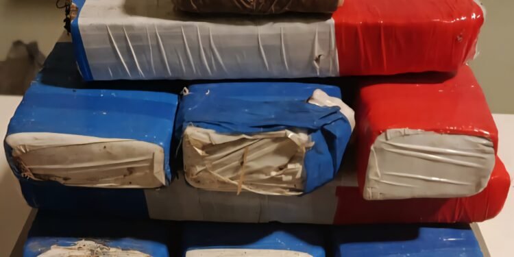 PM apreende mais de 6kg de maconha em pequena cidade na divisa com a Bahia