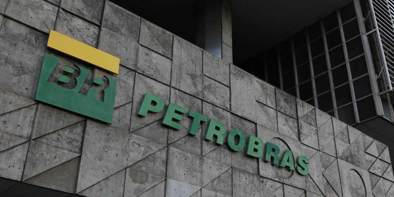 Petrobras pagará dividendos a acionistas em duas parcelas Petrobras pagará dividendos a acionistas em duas parcelas