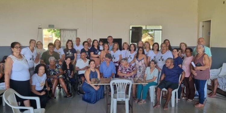 Missa de Natal reúne idosos e comunidade na Casa Lar de Barra de São Francisco