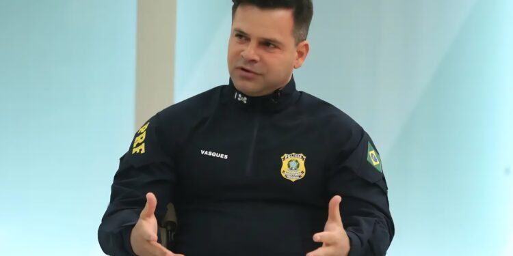 Ex-diretor da PRF no governo Bolsonaro é preso em fuga no Paraguai Ex-diretor da PRF no governo Bolsonaro é preso em fuga no Paraguai