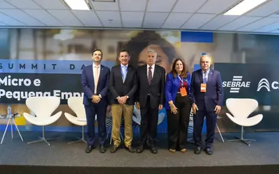 Edgard Fernandes Júnior (Sebrae), deputado Jorge Goetten, Alfredo Cotait Neto (CACB), deputada Bia Kicis e Francisco de Assis (CDL Ceará). Foto: Daniel Fagundes/Trilux