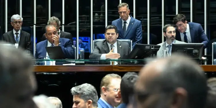 Senado aprova redução da pena de condenados pelo 8/1 e trama golpista