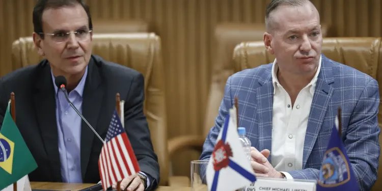 Prefeitura do Rio mira modelo de NY para Força Municipal armada Prefeitura do Rio mira modelo de NY para Força Municipal armada