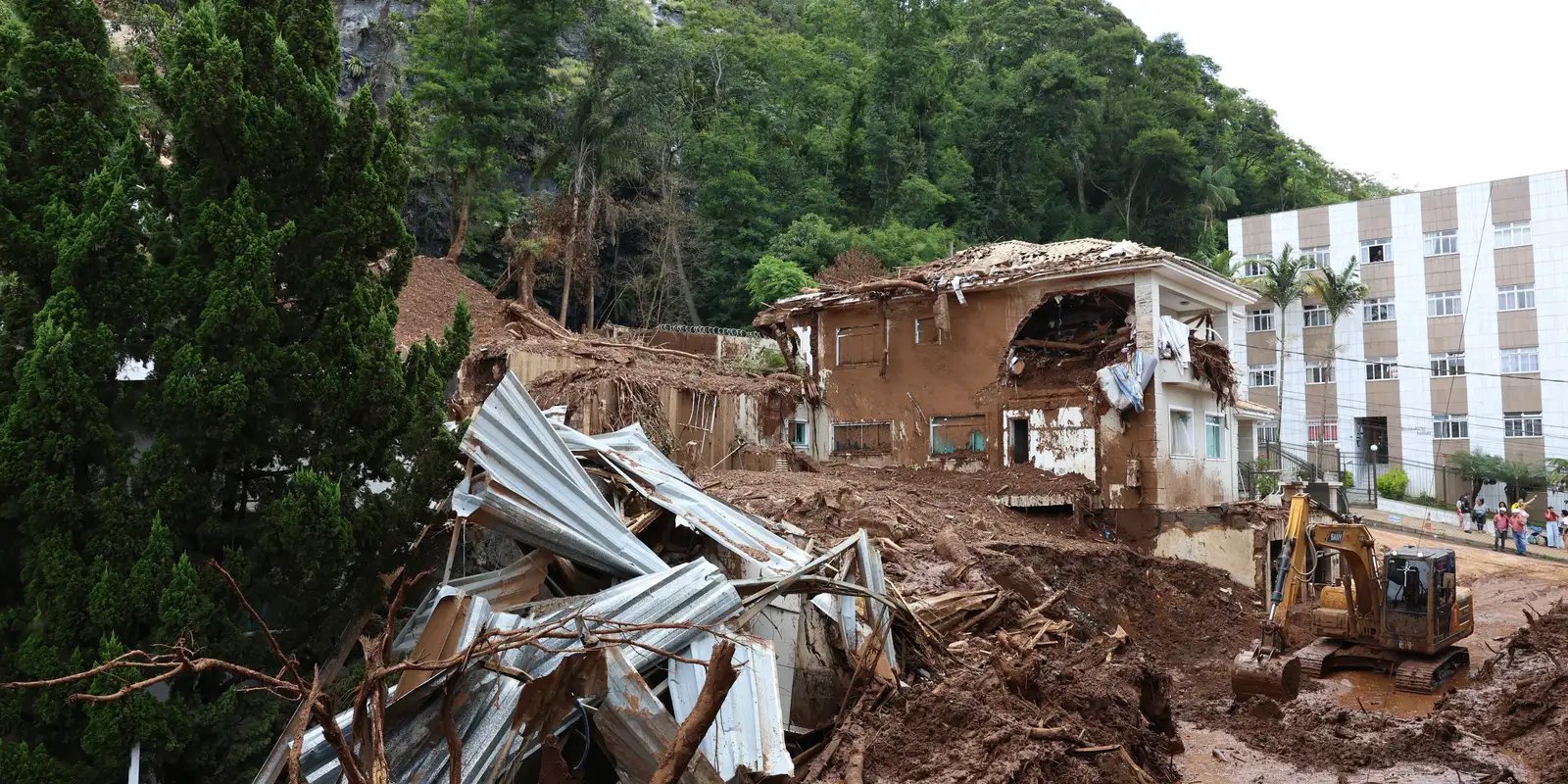 Lula sobrevoa neste sábado áreas afetadas pelas chuvas em Minas Gerais Lula sobrevoa neste sábado áreas afetadas pelas chuvas em Minas Gerais