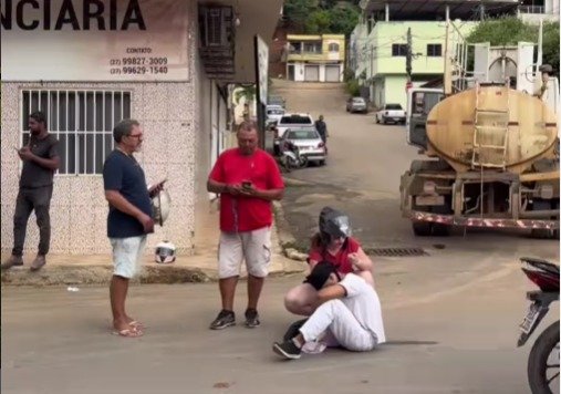 Motociclista fica ferido após colisão com caminhão-pipa em Barra de São Francisco
