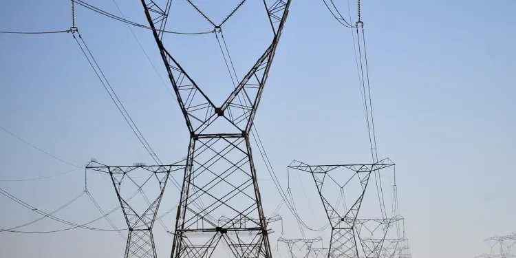 Aneel leiloa cinco lotes de linhas de transmissão de energia