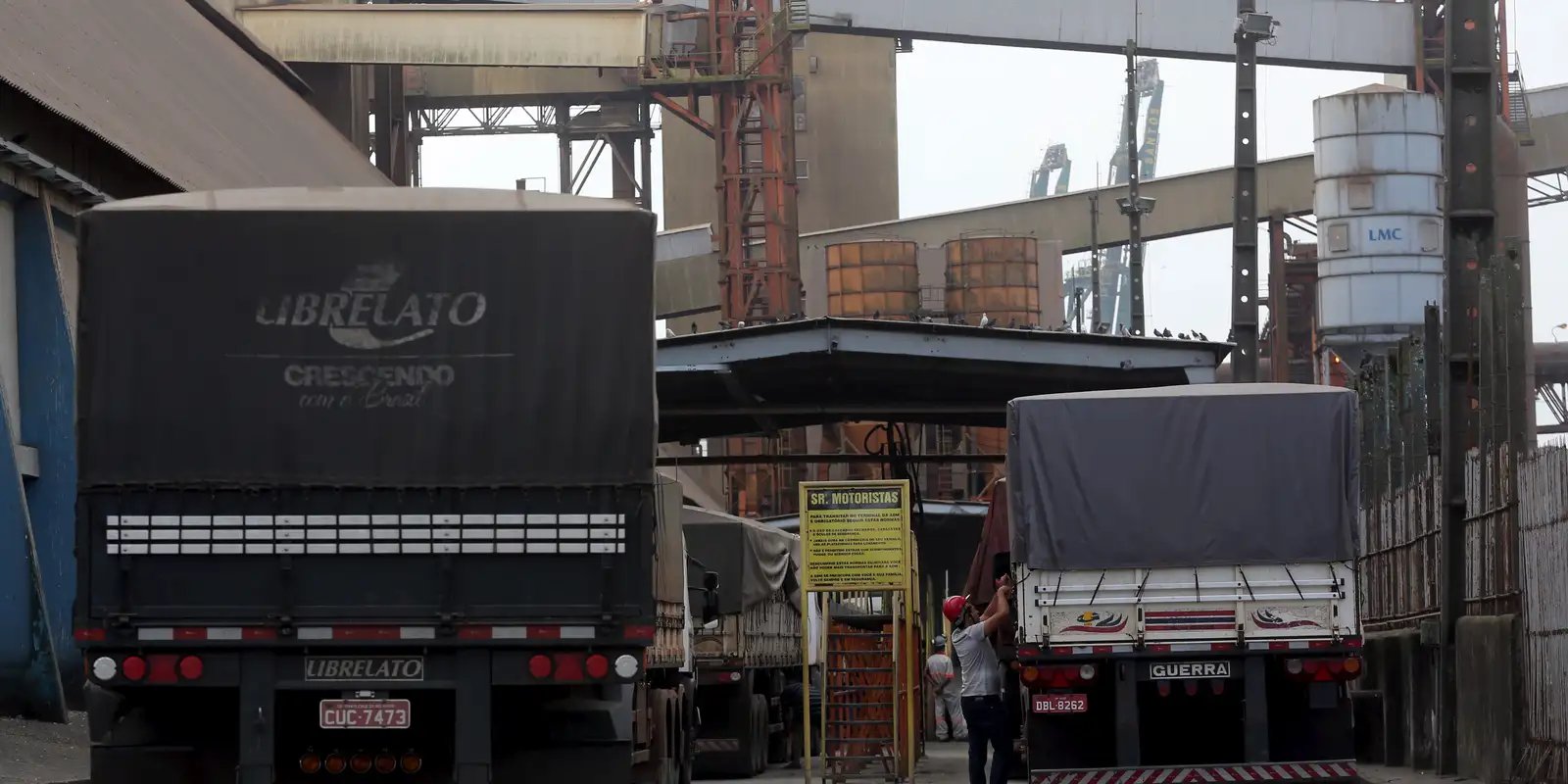 Após MP e resoluções, caminhoneiros descartam paralisação nacional Após MP e resoluções, caminhoneiros descartam paralisação nacional