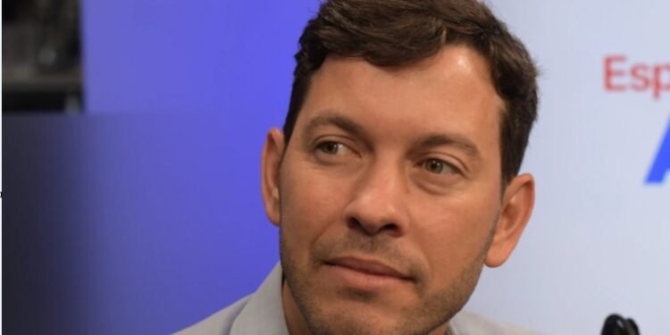 Arnaldinho recua e fica na Prefeitura de Vila Velha Arnaldinho recua e fica na Prefeitura de Vila Velha