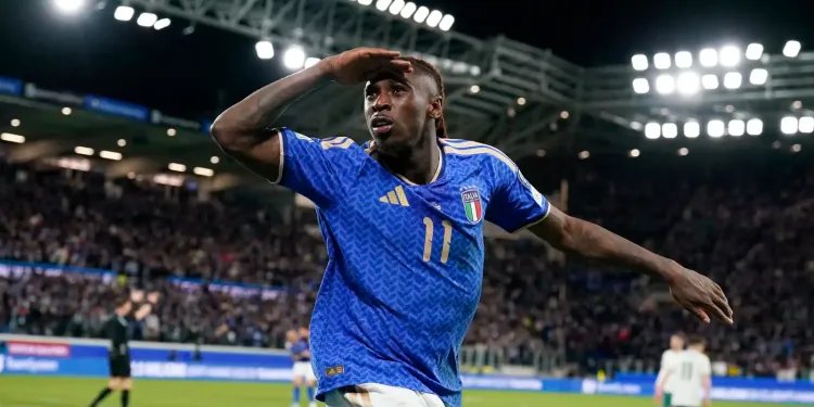 Itália vence e continua viva na luta por vaga para a Copa do Mundo