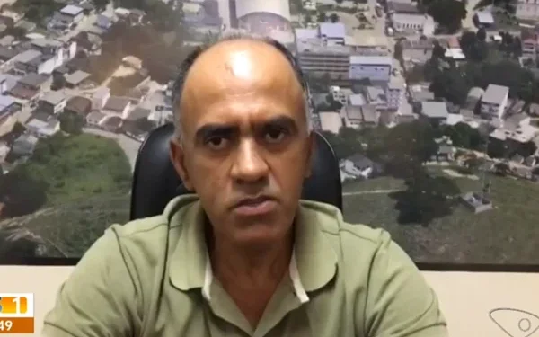 Justiça condena ex-vice-prefeito de Água Doce do Norte por receber salário enquanto morava nos EUA