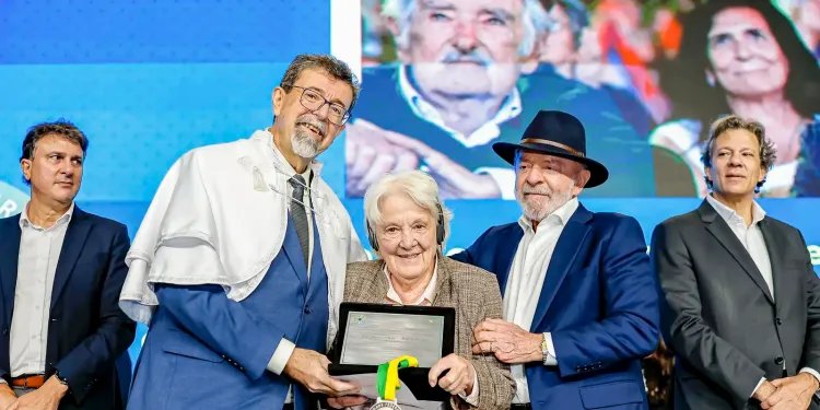 Lula destaca importância de terras raras do Brasil para América do Sul Lula destaca importância de terras raras do Brasil para América do Sul