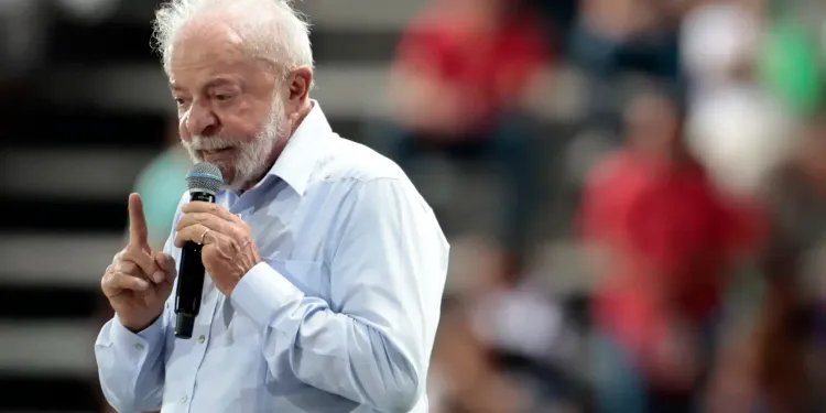 Lula diz que governo fará de tudo para conter preço do diesel