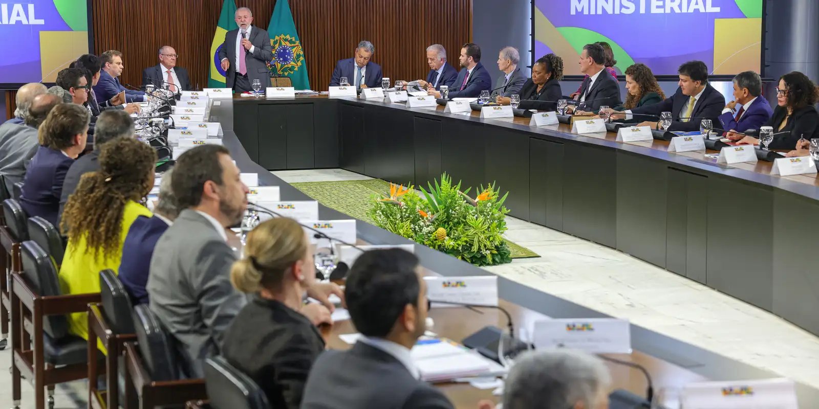 Lula se despede de ministros e confirma Alckmin como vice em chapa