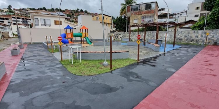 Nova praça de lazer será entregue neste sábado (28) no centro de Barra de São Francisco Nova praça de lazer será entregue neste sábado (28) no centro de Barra de São Francisco