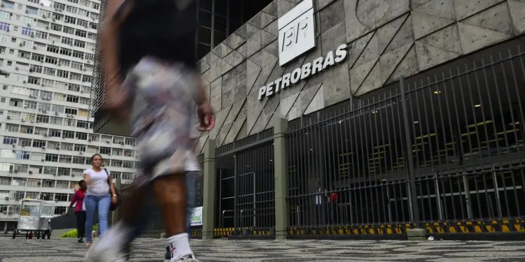 Petrobras e Finep destinam R$ 30 milhões para pesquisas em biorrefino Petrobras e Finep destinam R$ 30 milhões para pesquisas em biorrefino