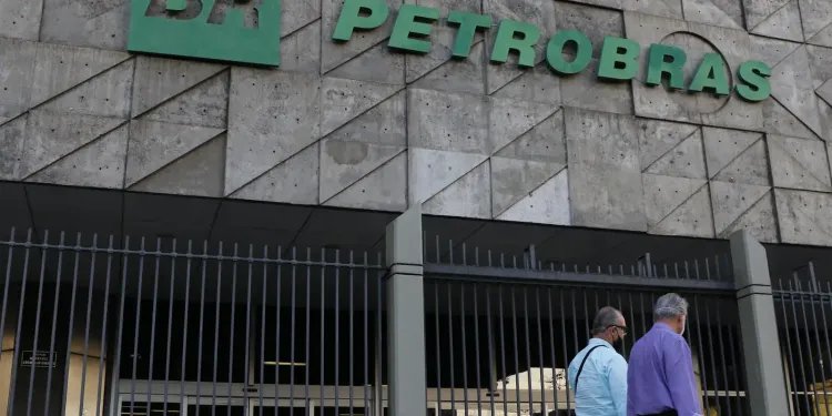 Petrobras registra lucro líquido de R$ 110,6 bilhões em 2025