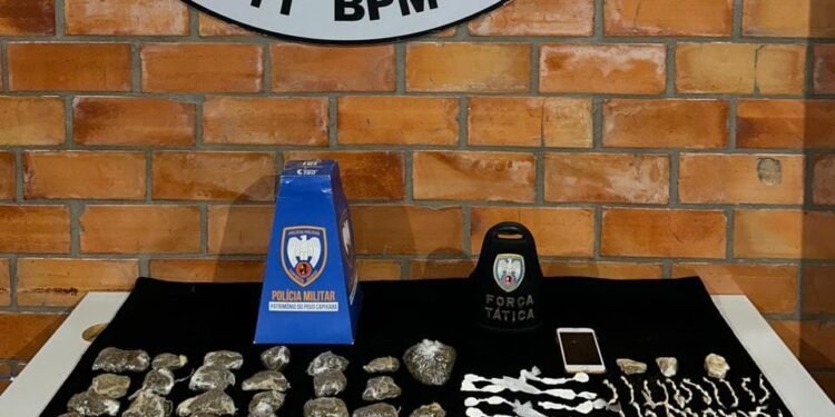 Polícia apreende grande quantidade de drogas e detém dois suspeitos no bairro Estrela, em Barra de São Francisco
