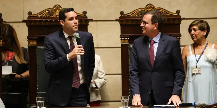 Rio de Janeiro tem novo prefeito Rio de Janeiro tem novo prefeito