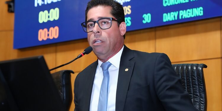 Carta de renúncia de Casagrande é lida na Assembleia