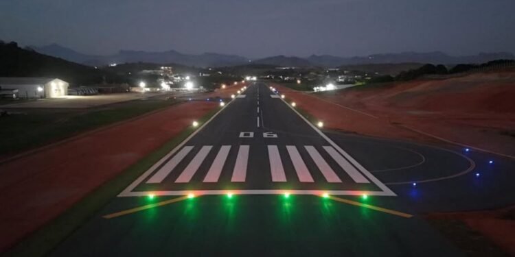 Casagrande presta contas e se despede do Governo no estádio Kleber Andrade