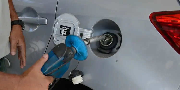 Ação em 5 estados investiga ligação do PCC com setor de combustíveis Ação em 5 estados investiga ligação do PCC com setor de combustíveis