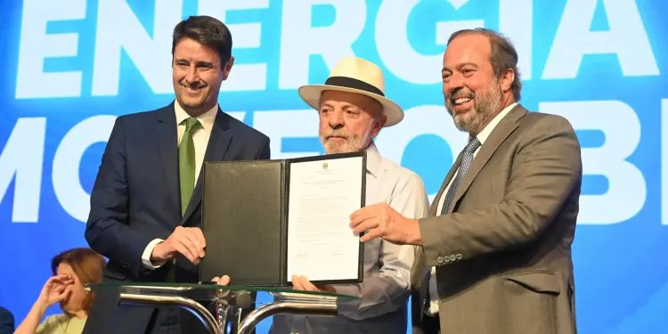 Governo renova contratos com distribuidoras de energia em 13 estados Governo renova contratos com distribuidoras de energia em 13 estados