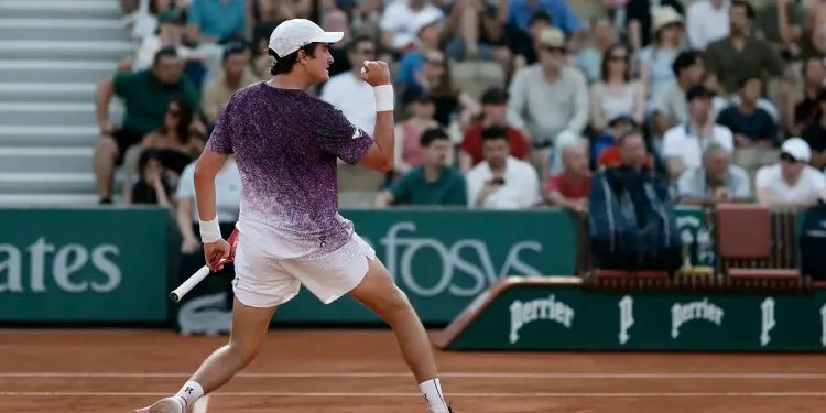 João Fonseca estreia com vitória no torneio de Roland Garros João Fonseca estreia com vitória no torneio de Roland Garros