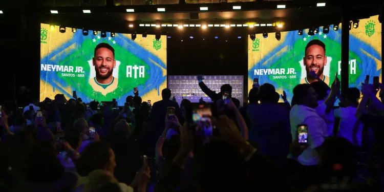 Neymar não treina em apresentação e preocupa a duas semanas da Copa Neymar não treina em apresentação e preocupa a duas semanas da Copa
