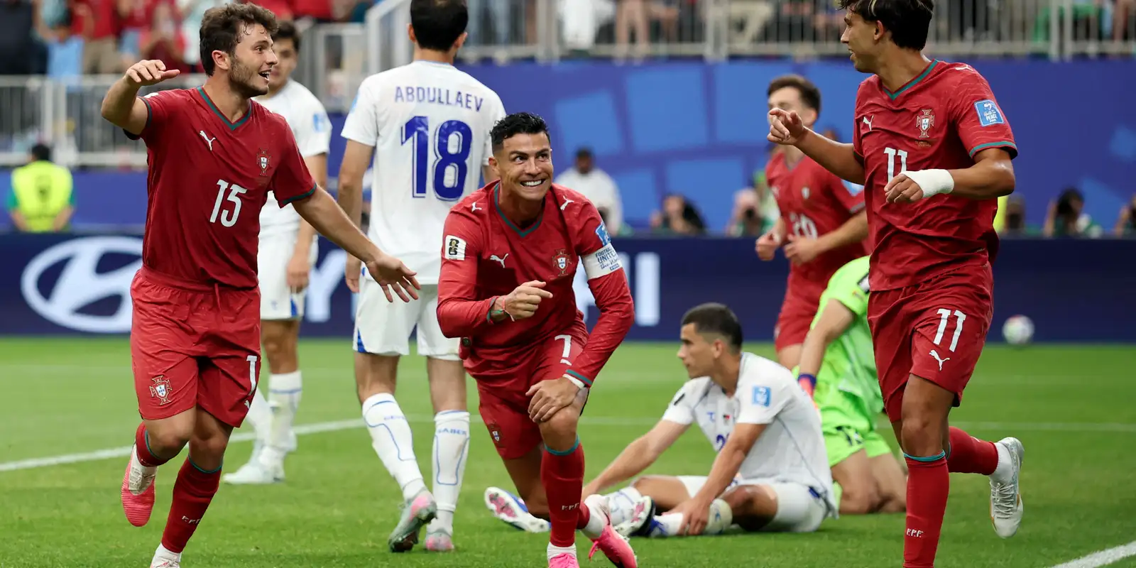 Cristiano Ronaldo faz dois gols e Portugal vence o Uzbequistão por 5×0 Cristiano Ronaldo faz dois gols e Portugal vence o Uzbequistão por 5×0