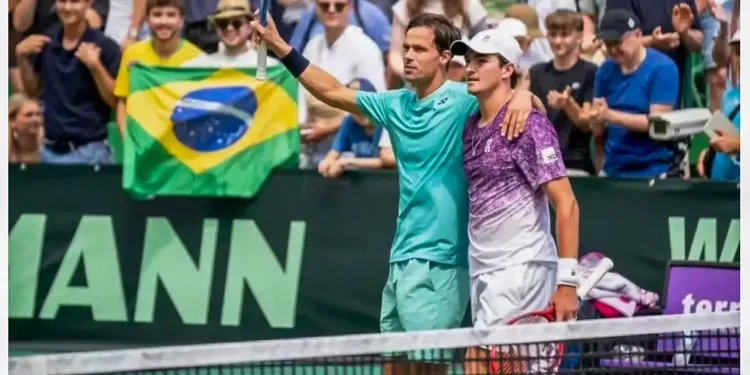 João Fonseca fica com o vice na chave de duplas do ATP 500 de Halle João Fonseca fica com o vice na chave de duplas do ATP 500 de Halle