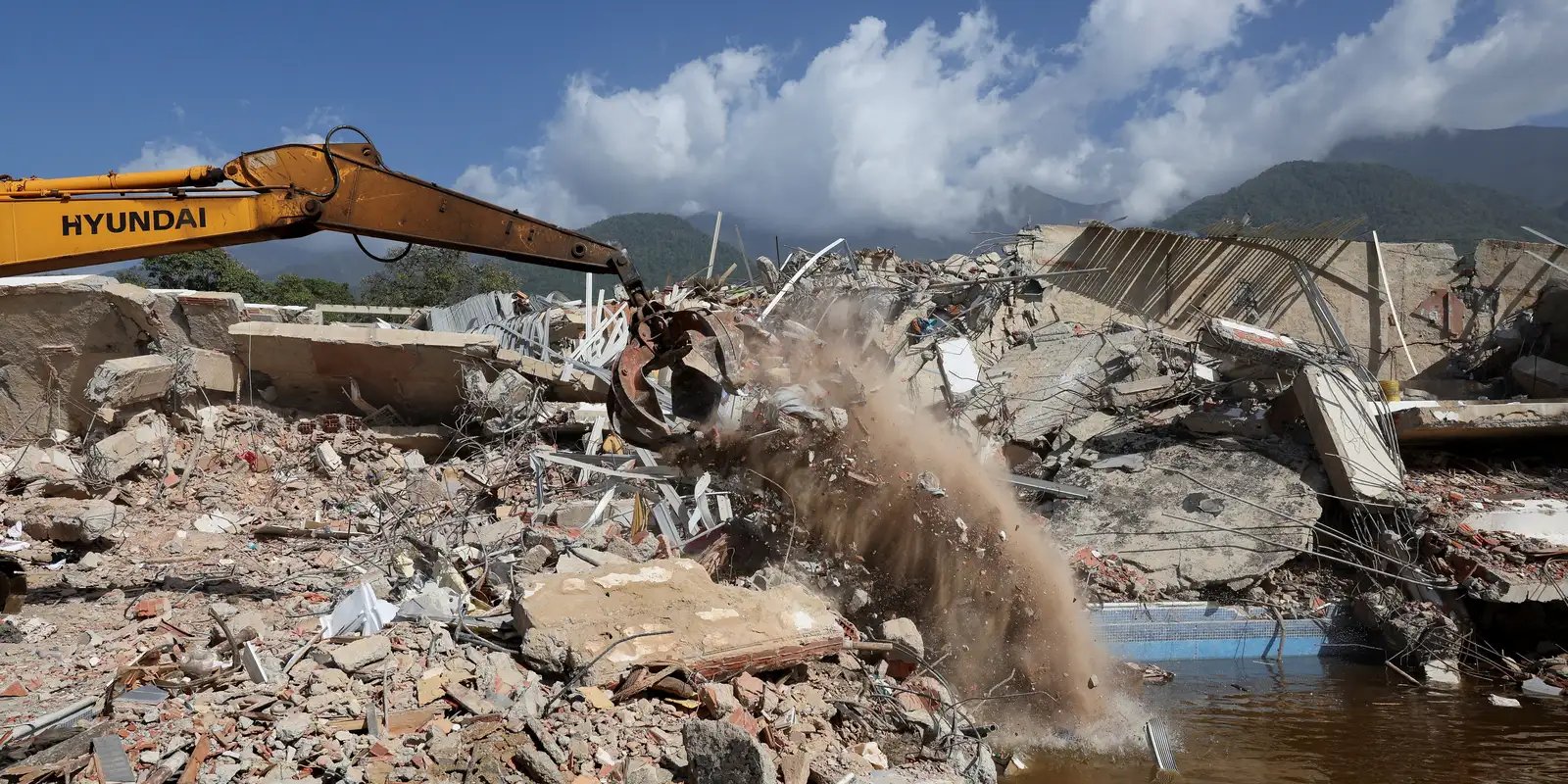 Sobe para 2.595 número de mortos em terremotos na Venezuela Sobe para 2.595 número de mortos em terremotos na Venezuela