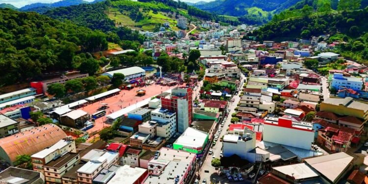 Suspeito de tráfico morre com 33 tiros em confronto com a Polícia em Santa Maria de Jetibá Suspeito de tráfico morre com 33 tiros em confronto com a Polícia em Santa Maria de Jetibá