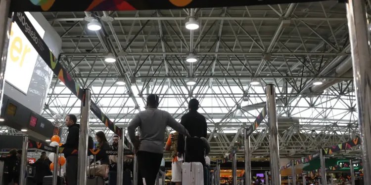 Entram em vigor novas regras da Anac para passageiros indisciplinados Entram em vigor novas regras da Anac para passageiros indisciplinados