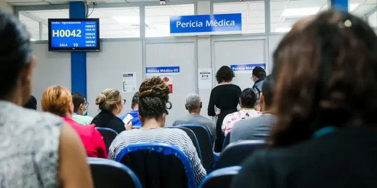 Fila de espera por atendimento do INSS é zerada em agosto Fila de espera por atendimento do INSS é zerada em agosto